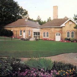 Gallery Stratford, located in lovely setting.
