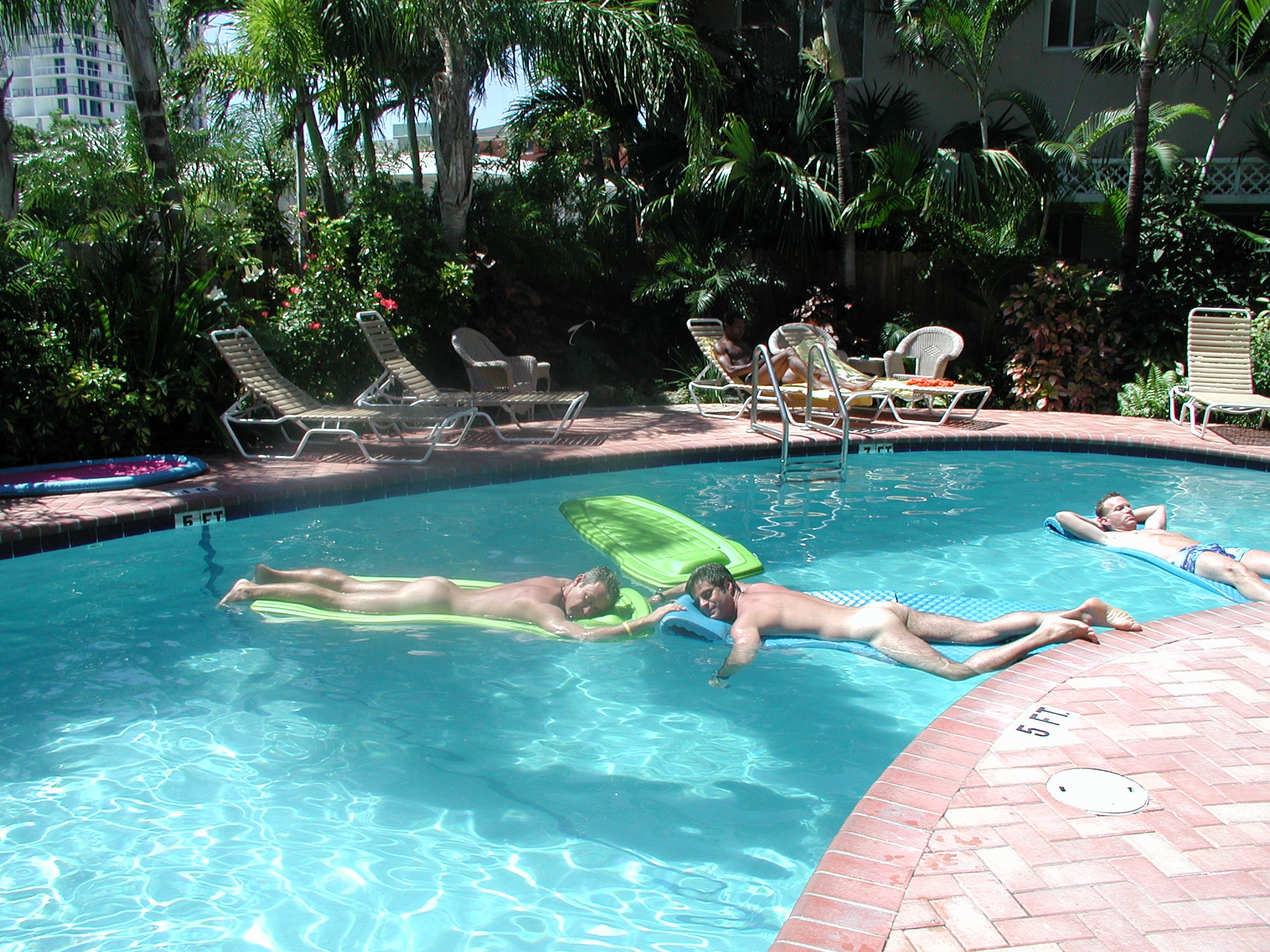 gay men clothing optional resort in the fort lauderdale